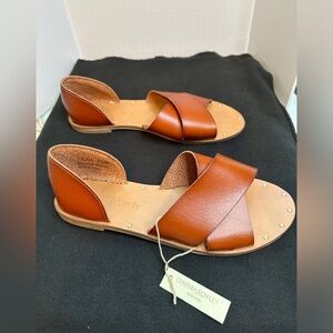 Cynthia Rowley Fiona Flat Vegan Leather Cognac Colored Sandals size 8.5 NWT